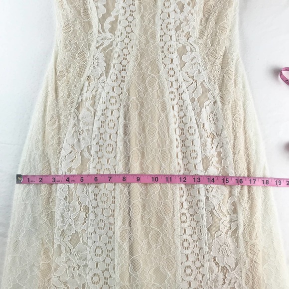 DB Studio Mixed Lace Sheath Gown Dress - Picture 9 of 12